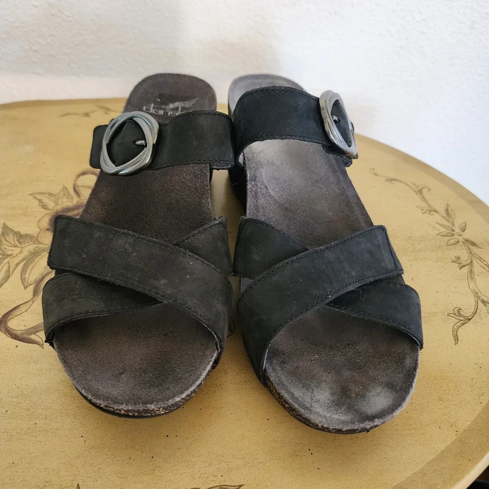 Dansko EU 38 US 7.5 to 8 Black‎ Leather Wedge Buckle Sandals Casual Minimalist